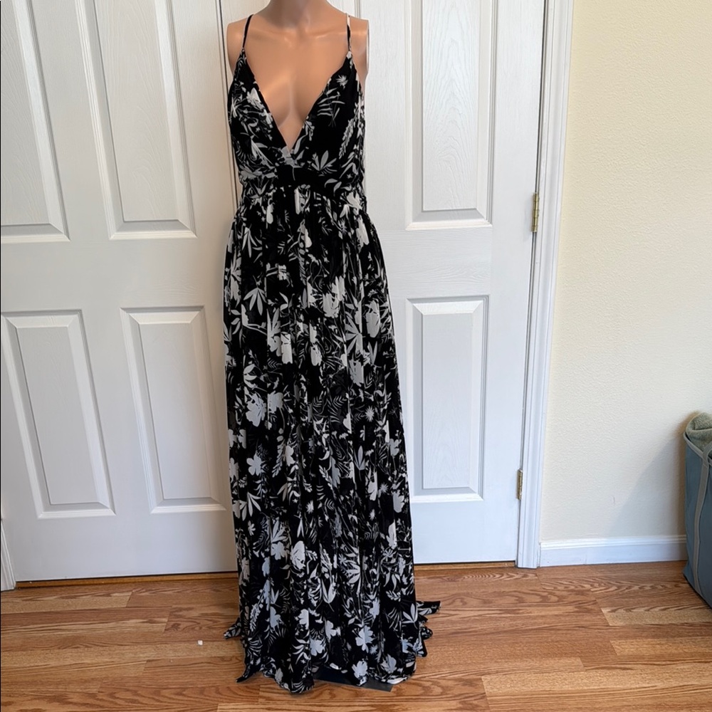 Meghan LA Black and White Pleated Maxi Dress